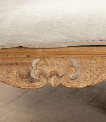 18th Century Swedish Rococo Tragsofa in Original Paint
