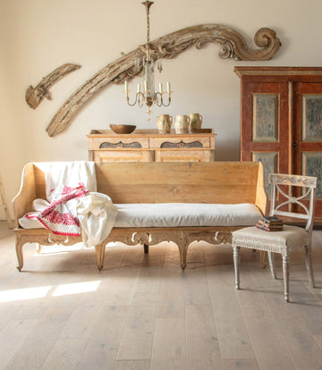 18th Century Swedish Rococo Tragsofa in Original Paint