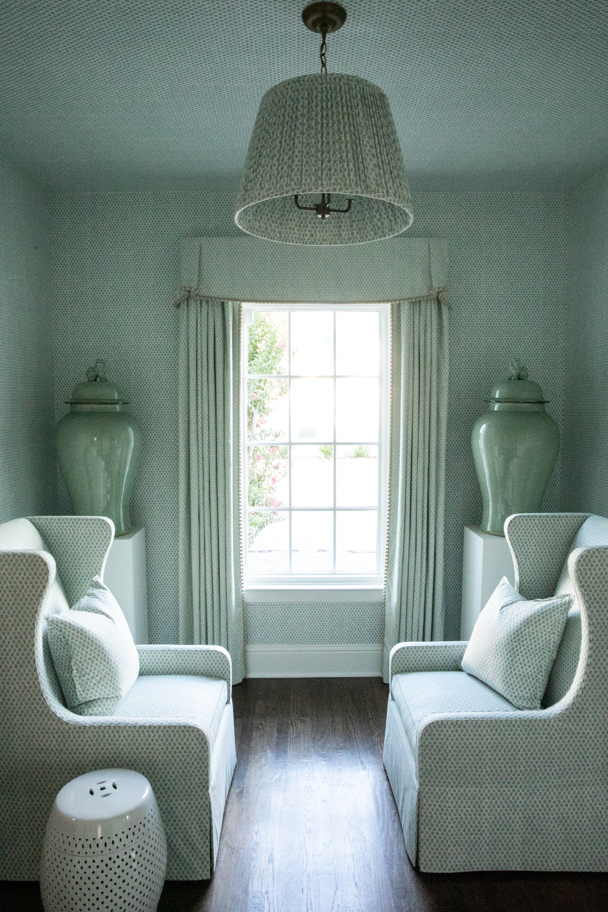 [install]Design by Melissa Lacy Design, Photo by John Cain color-name:Seafoam