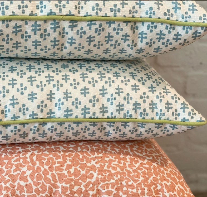 [install]Design by Pomegranate Pillows  color-name:Seafoam